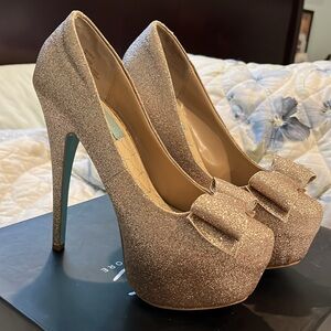 Blue by Betsey Johnson champagne gold platform heels
